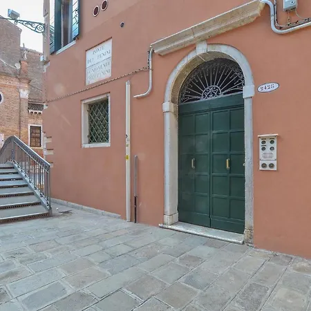 Sandalo Apartamento *